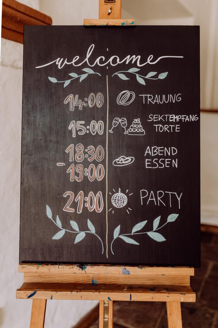 Willkommen Schild der Hochzeit auf dem Hofgut Habitzheim