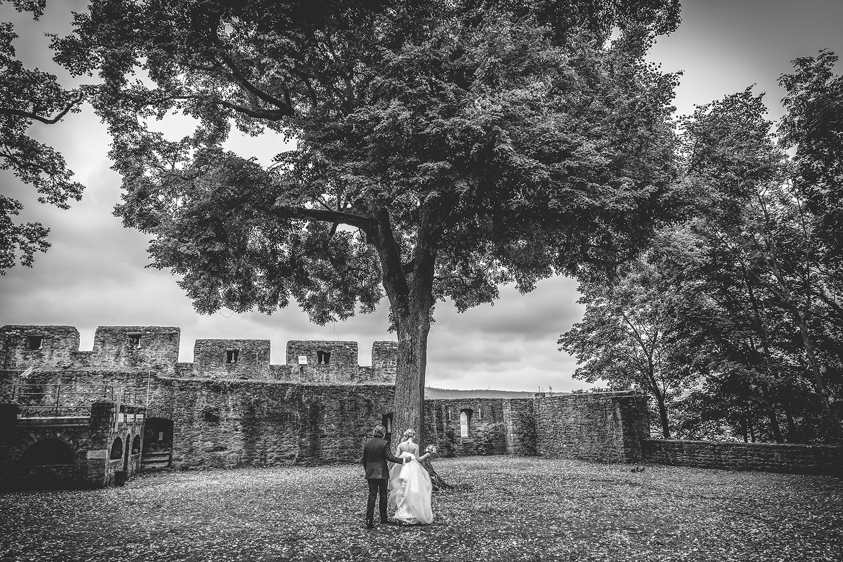 Hochzeitsreportage-Darmstadt-HeirateninDarmstadt-brautpaarshooting-katharinaschwerber-katharinazwerger-pinetreephotography-vintage-wedding-hochzeitsfotograf