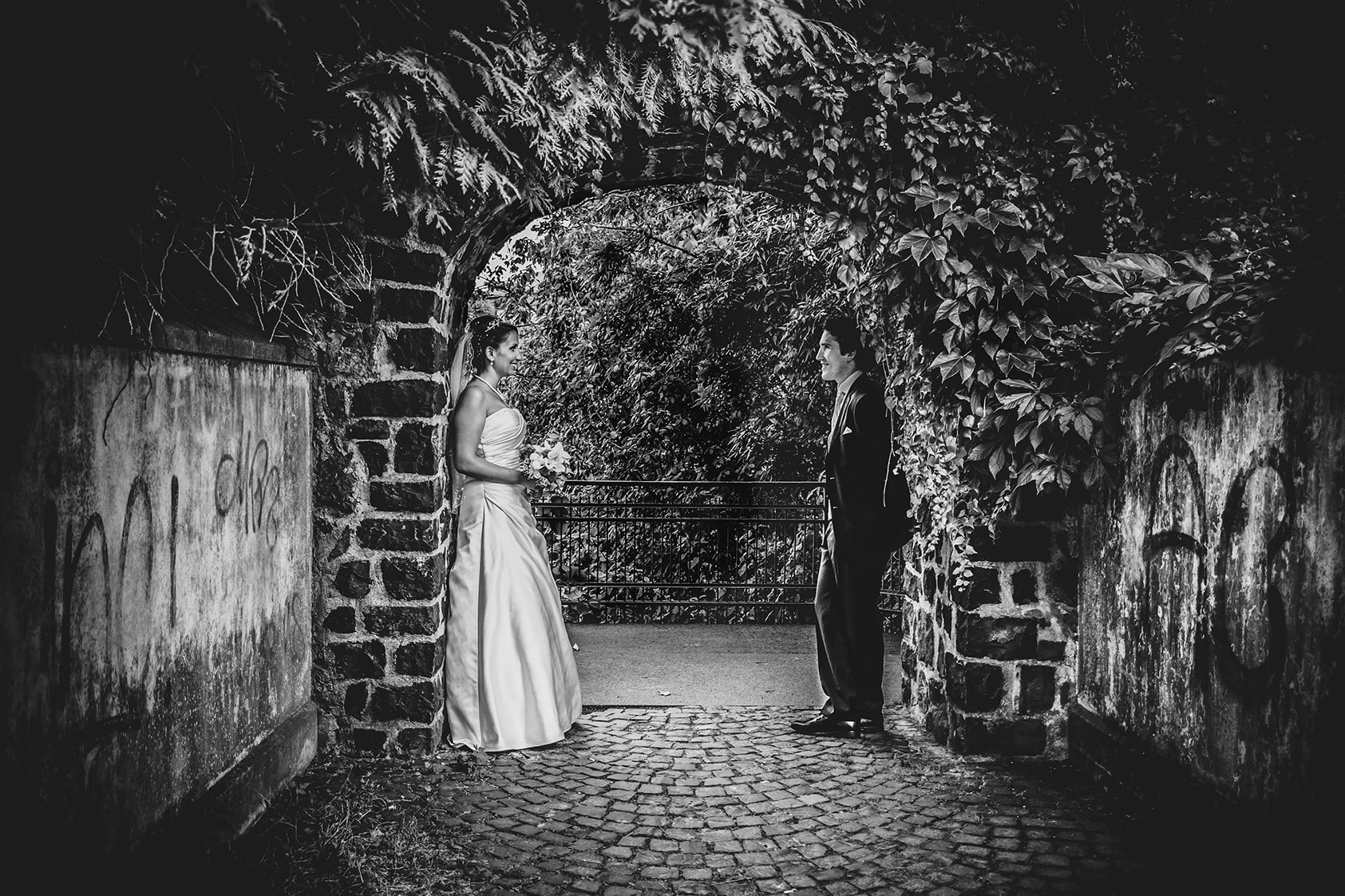 Hochzeitsreportage-Zehntscheune-Hanau-Hochzeitsfotograf-Vintage-schwwarzweissfotografie-standesamtzehntscheune-Katharina-Zwerger-Pinetree-Photography