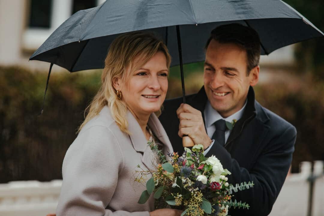 Brautpaar vor der Hochzeit auf der Mathildenhöhe in Darmstadt