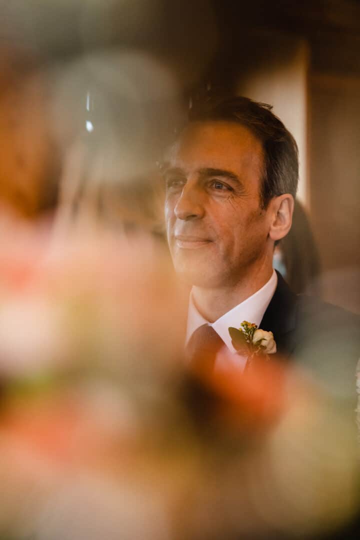 Bräutigam während der Trauung im Hochzeitsturm Darmstadt
