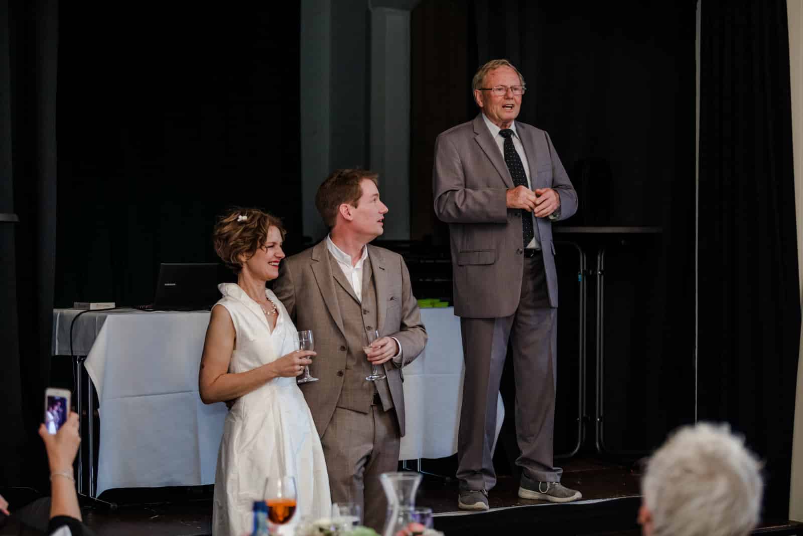 Vater hält Rede zum Brautpaar Prinz-Emil-Schlösschen in Darmstadt.